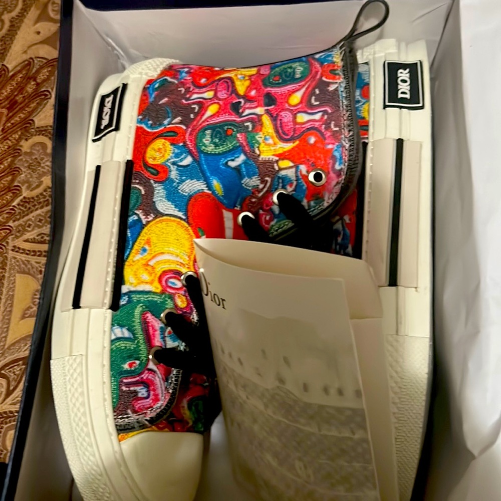550 for both. size 43